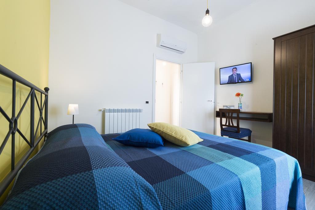 B&B Sleep & Zupp Napoli Ruang foto