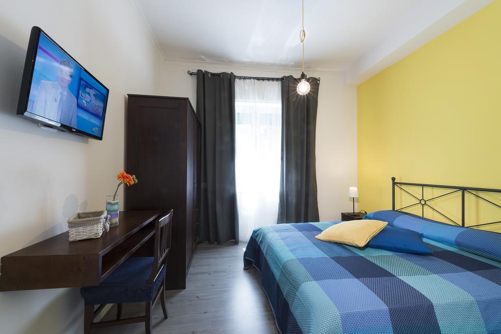 B&B Sleep & Zupp Napoli Ruang foto