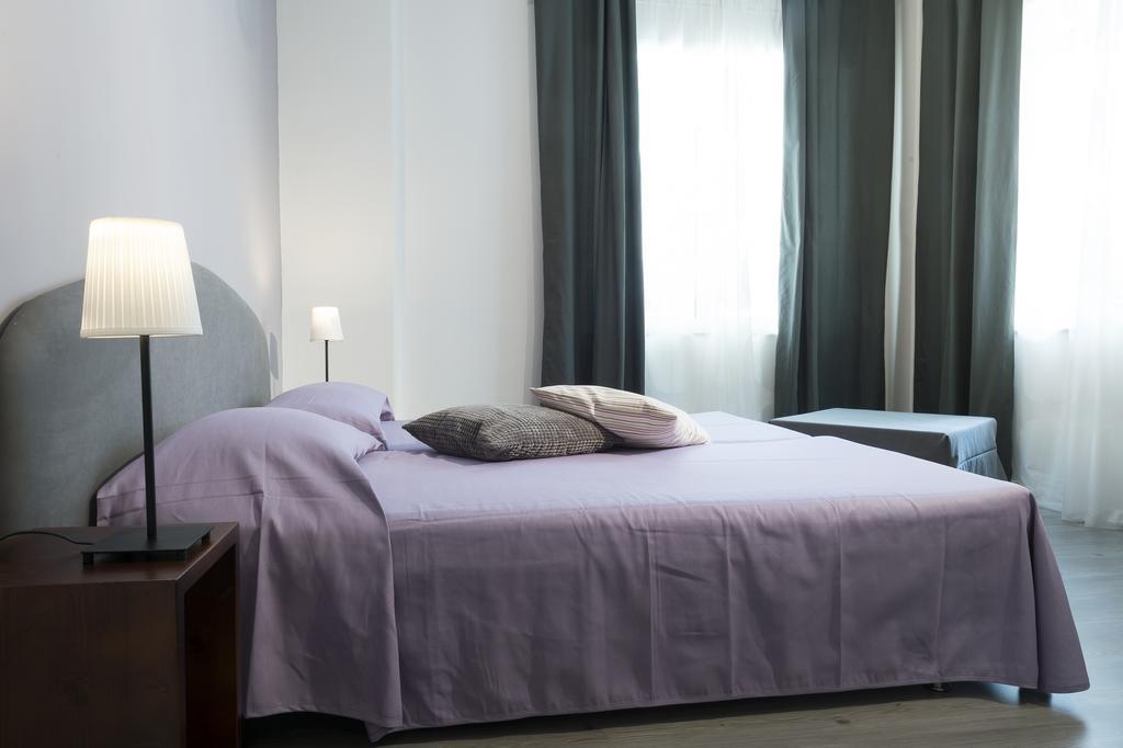 B&B Sleep & Zupp Napoli Ruang foto